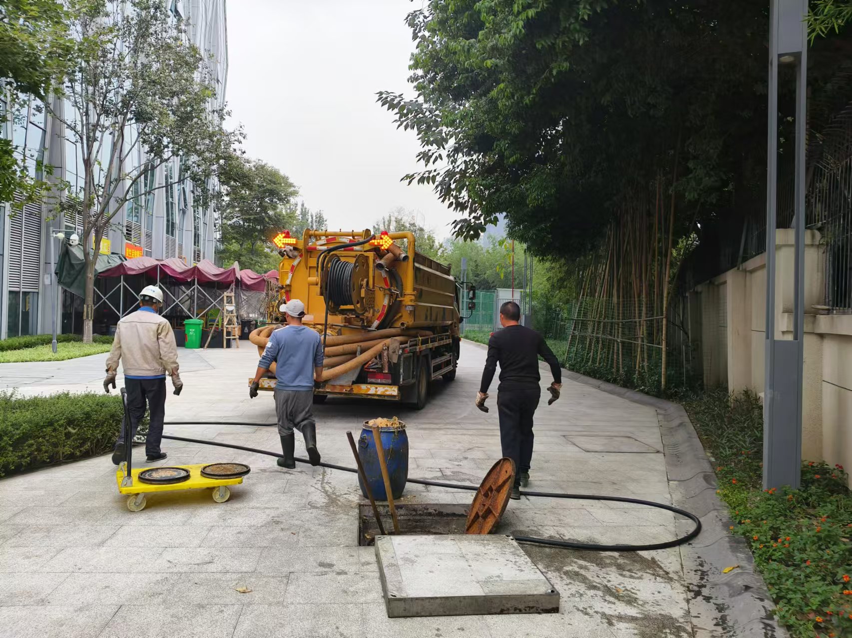 脱水车出租专业施工队伍2024一览尊龙凯时ag旗舰厅网站仁寿租赁污泥